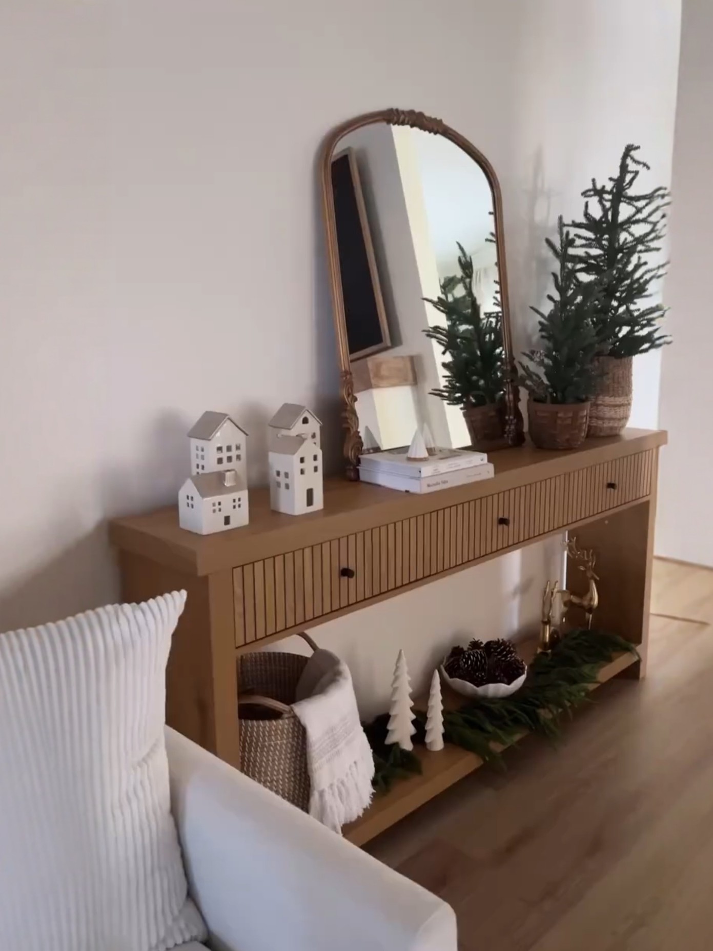 American Country Storage Hallway Cabinet — product image 3