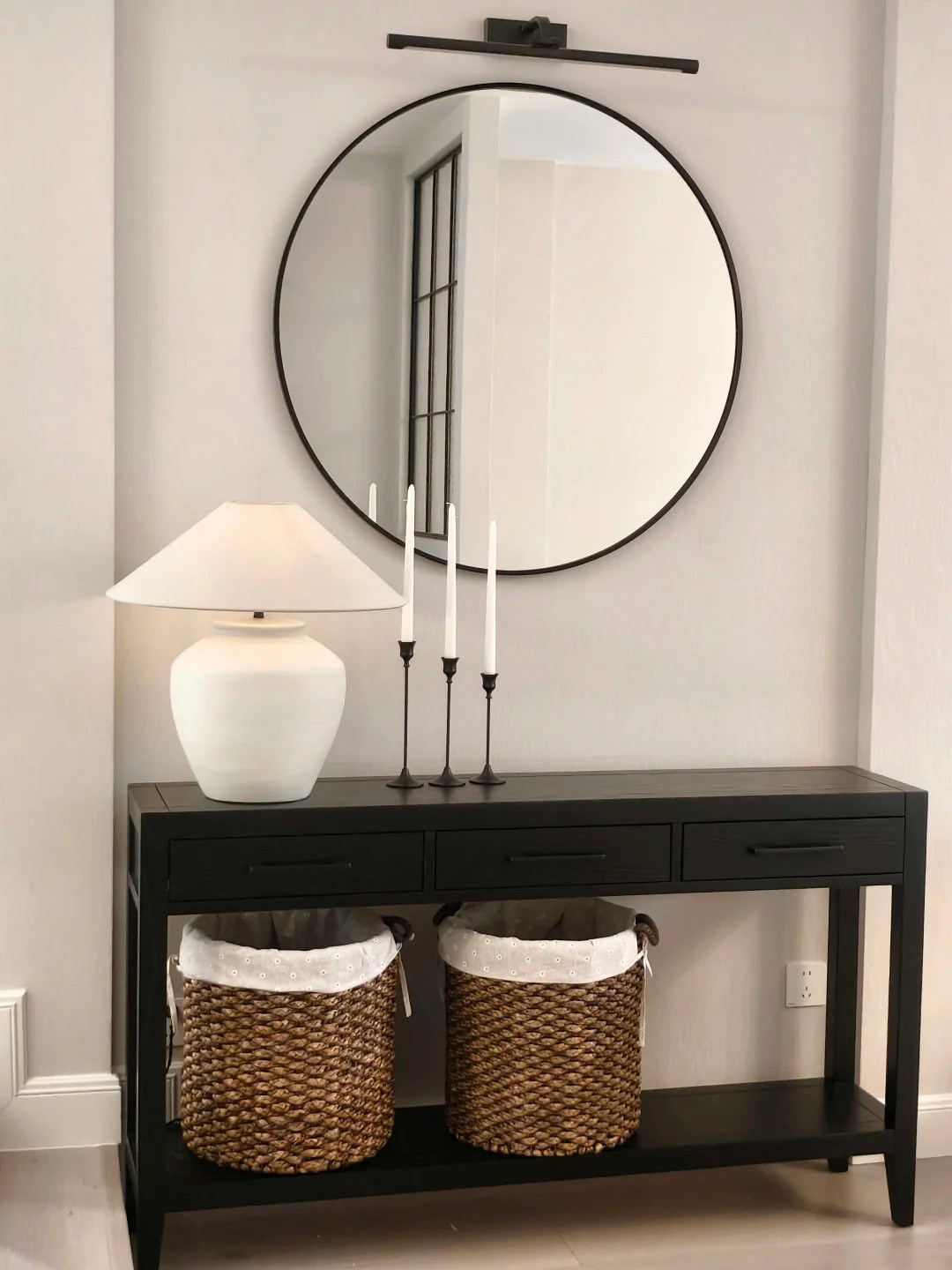 American-Style Solid Wood Console Table — product image 2