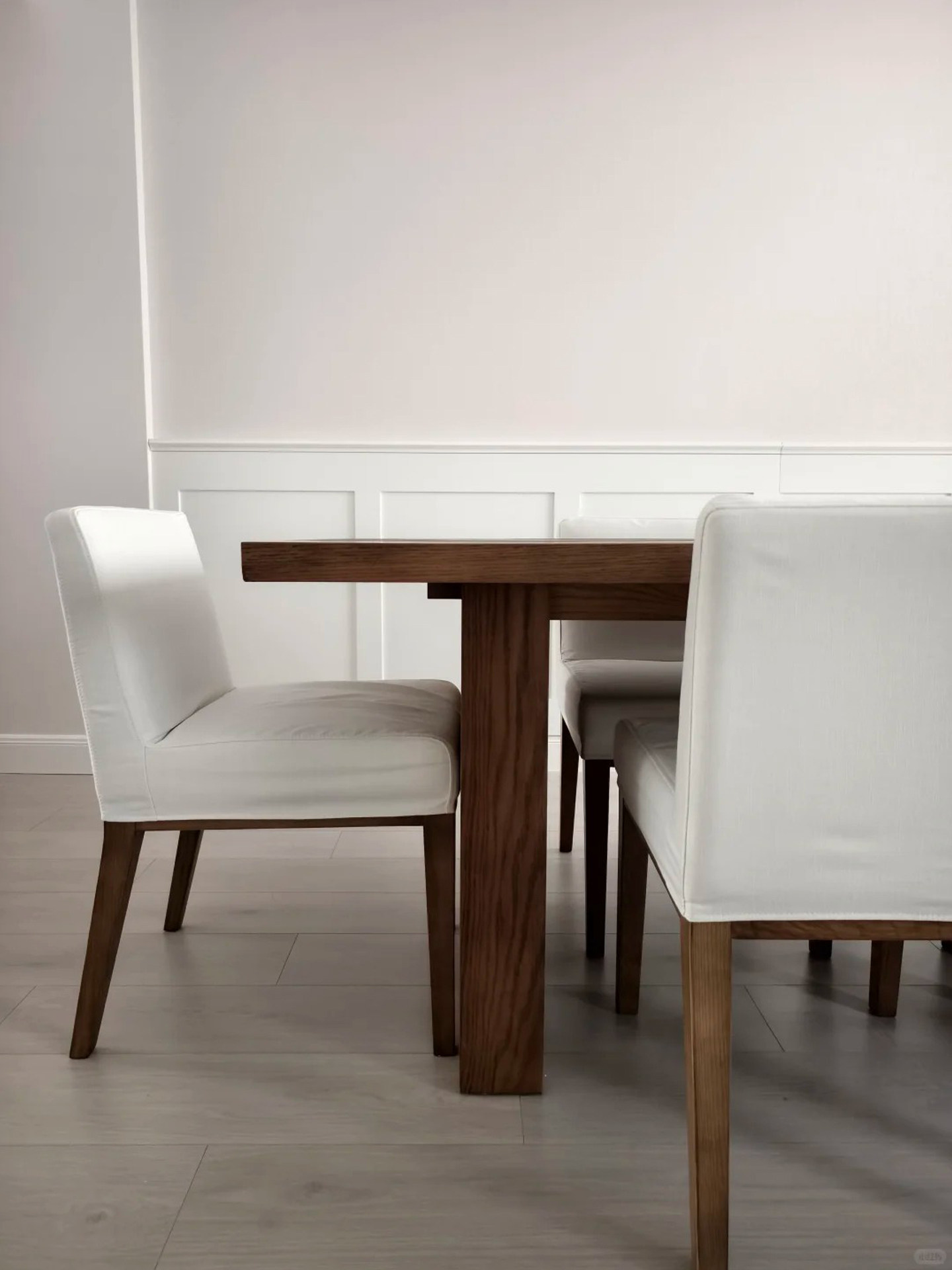American-Style Dining Table — product image 3