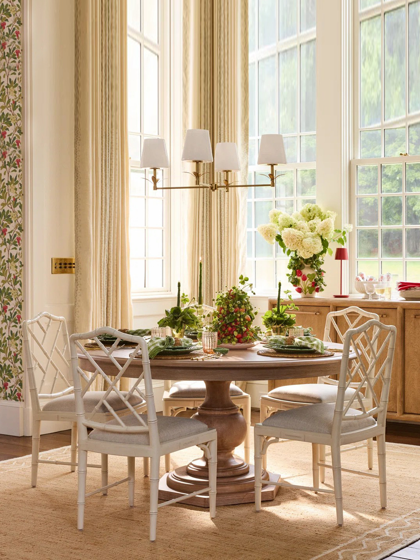 American-Style Round Dining Table — product image 1