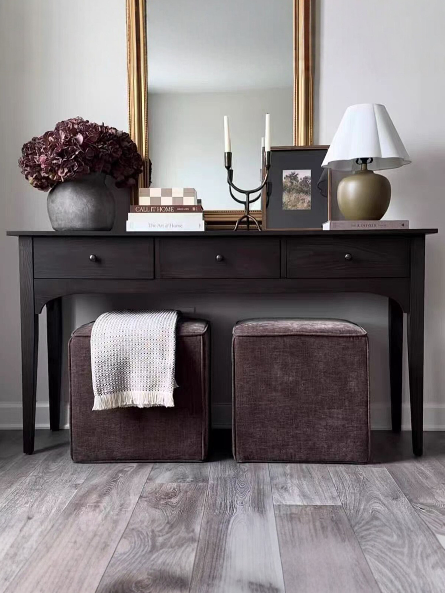 American-Style Oak Hallway Cabinet — product image 1