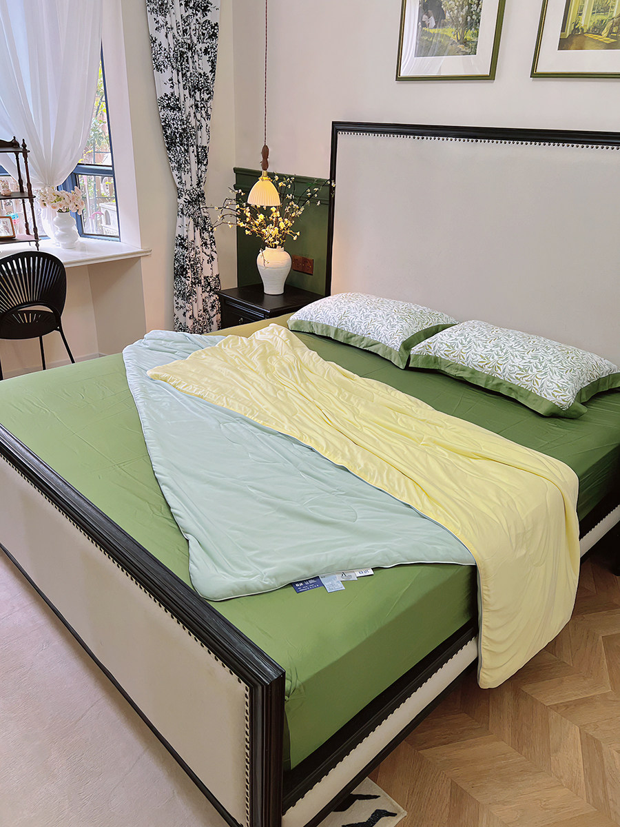 American-Style Bed — product image 2