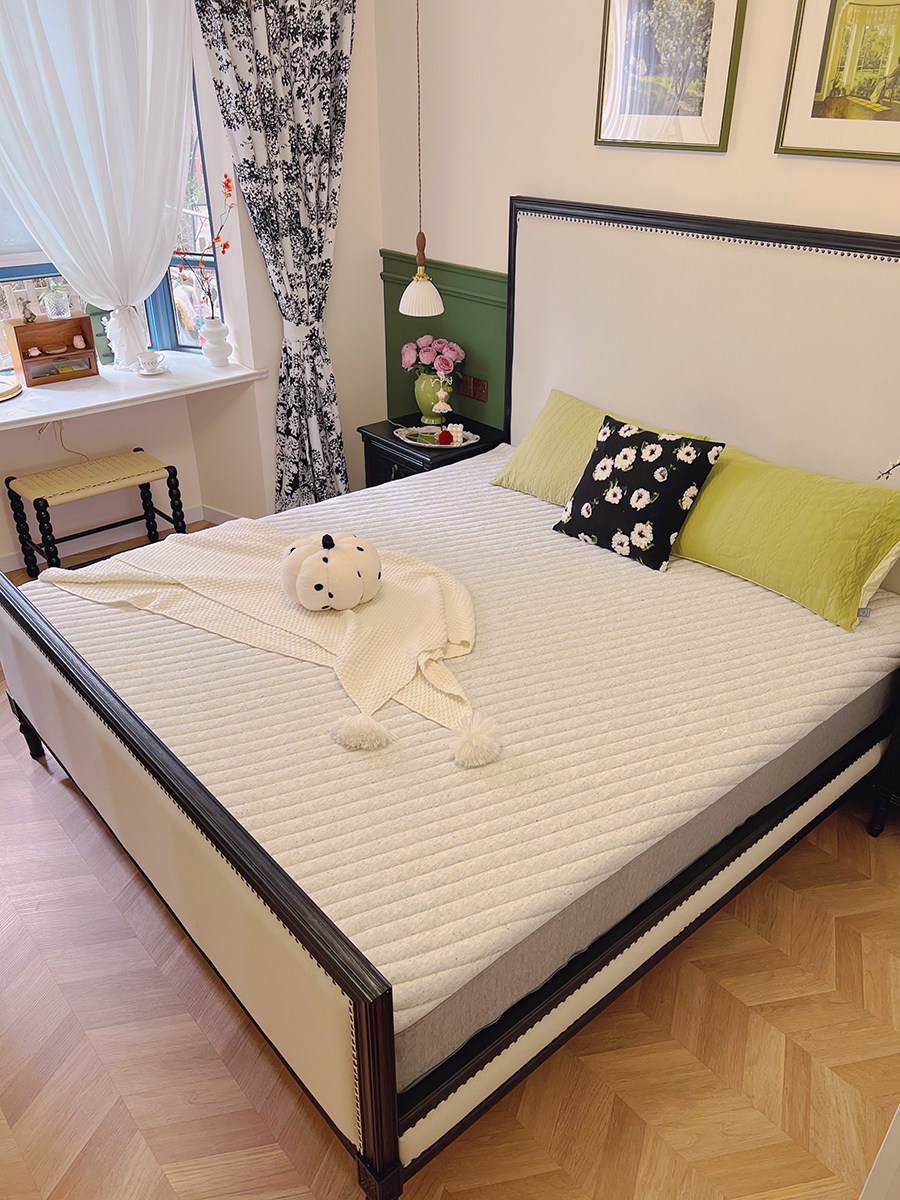 American-Style Bed — product image 5